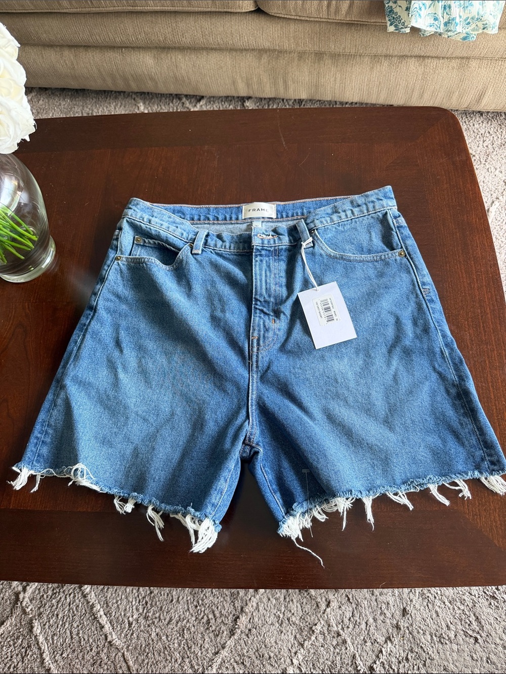 Frame Jeans Raw-Hem Denim Shorts in Light Blue NWT size 30